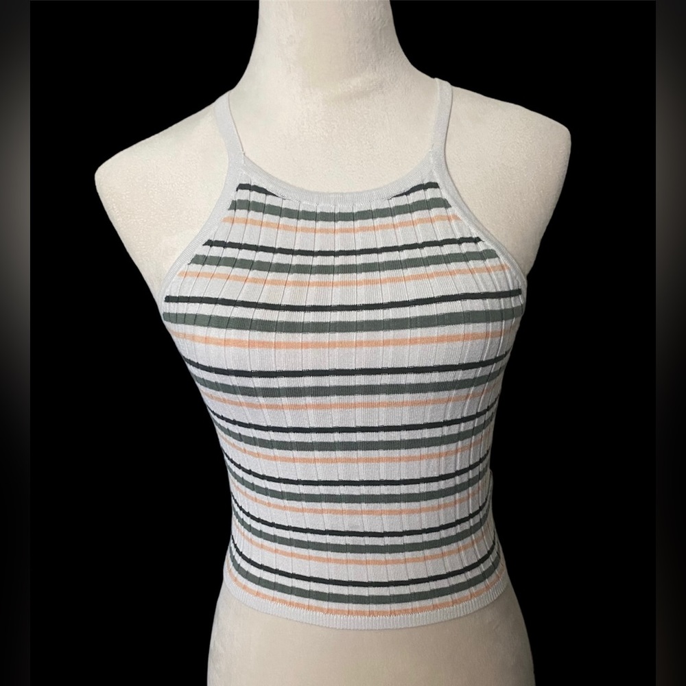 Women’s tank top. Size Small. Gently used. GREAT CONDITION!! (2/$10)